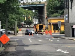 Manhole explosion temporarily closes Railroad Place