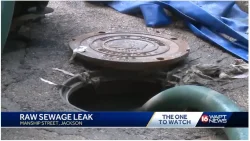 Open manhole cover exposes horrific smell, creates traffic headaches
