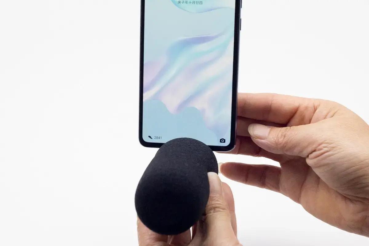 How to Connect Your Mobile Phones with External Microphones?