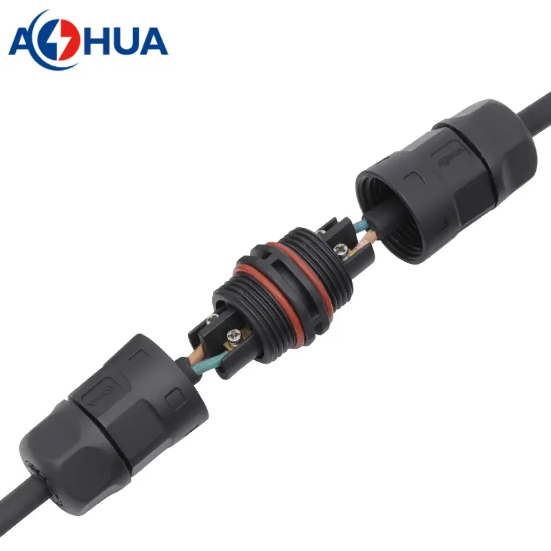 LM20-connector-03