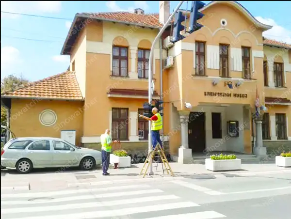 Serbia-traffic-signal-installation-1